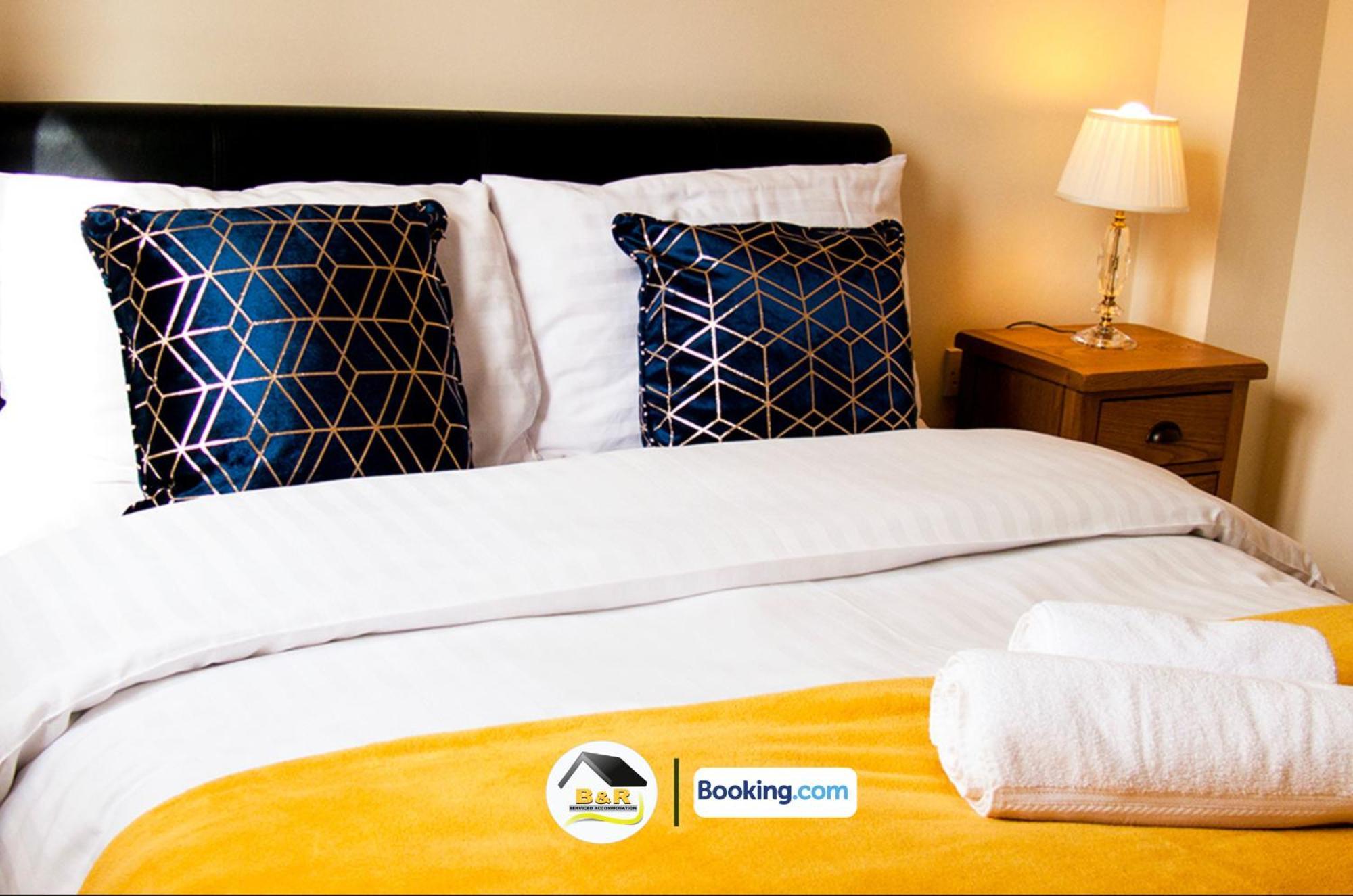 3 Bedroom House By B And R Serviced Accommodation Amesbury With Super Fast Wi-Fi 145Mbps Eksteriør billede