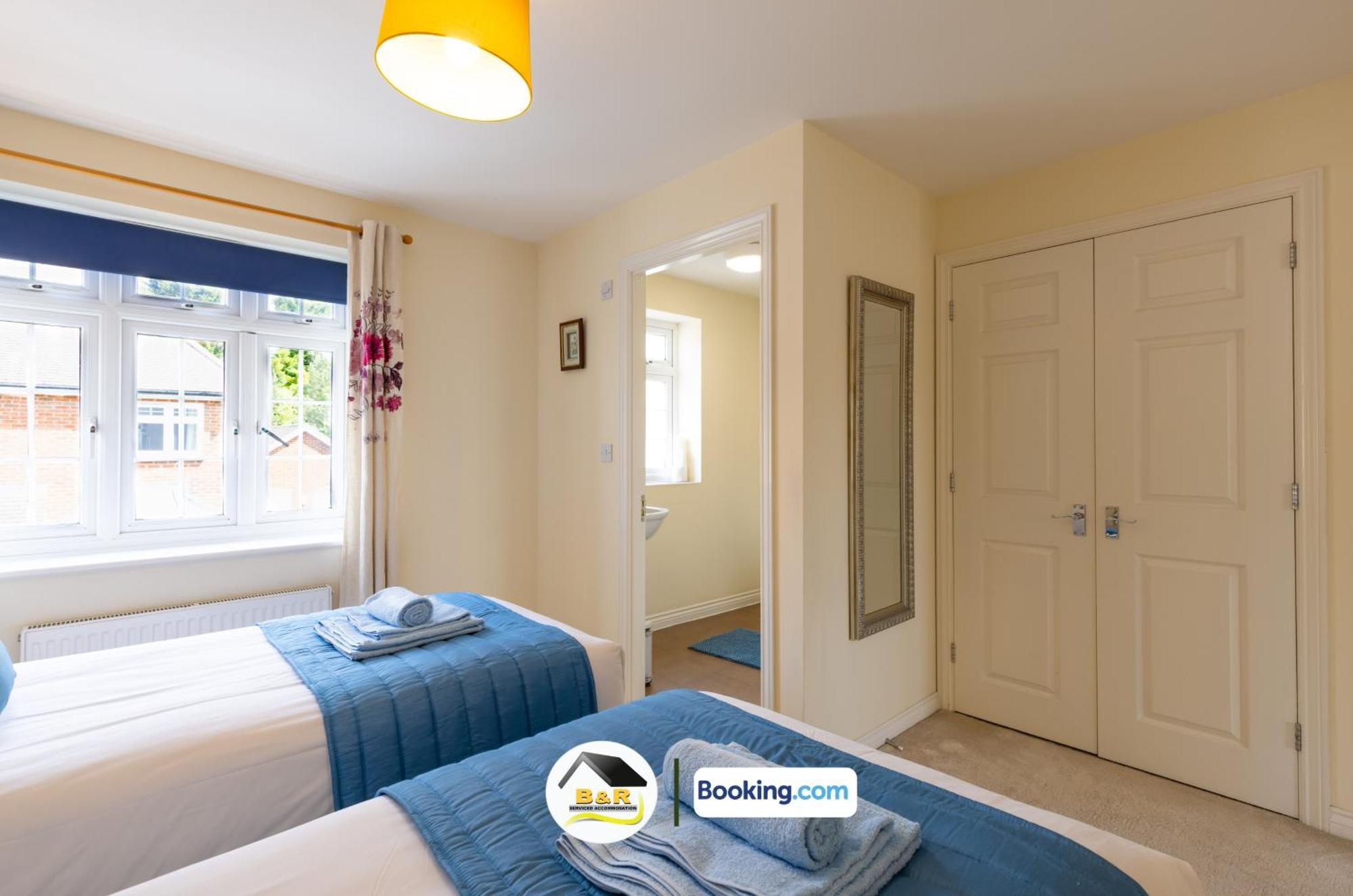 3 Bedroom House By B And R Serviced Accommodation Amesbury With Super Fast Wi-Fi 145Mbps Eksteriør billede